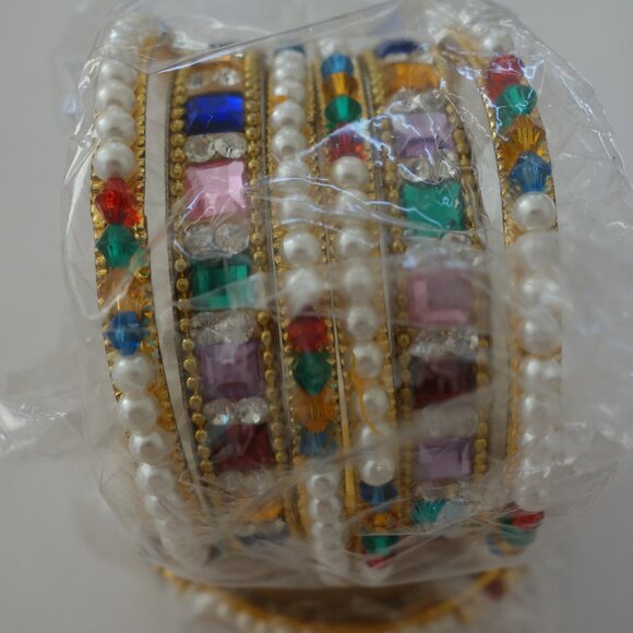 Beautiful Colorful Bangle set of 4 Bangles and 2 Broader Bangles Diameter 2.25" - Picture 5 of 11